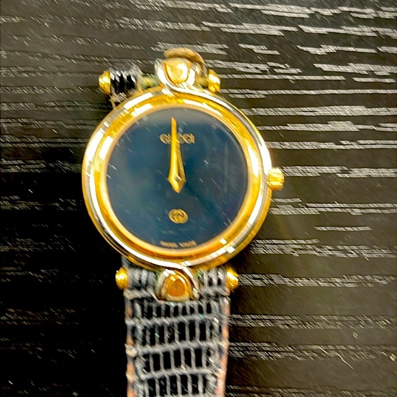 Gucci Watch Women ( As Is Need Batteries & Band) - Picture 1 of 3